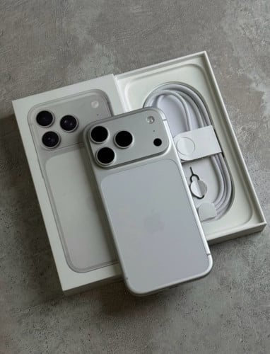 iPhone 17promax 256gb XA ថ្ម 100 %% 99% នៅធា នា 1 ឆ្នាំ