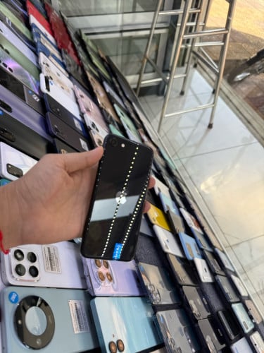 IPhone SE2 ហ្សុីន100%