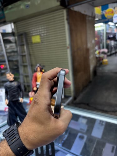Iphone17 256G CH sim2 អត់ស្គេន ដូរកាម៉េរ៉ា