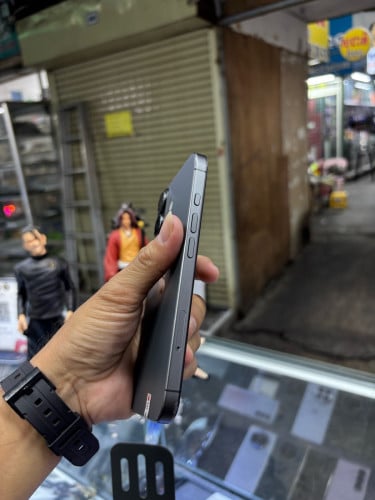 Iphone17 256G CH sim2 អត់ស្គេន ដូរកាម៉េរ៉ា