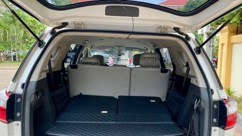 ISUZU MU-X 2015 full (4x4) ថ្មីខ្លាំង 90% Urgent Sale!!!