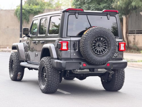 Jeep Wrangler ឆ្នាំ2018 ក្រដាសពន្ធ មហាថ្មី ប្រើបាន3ម៉ឺនម៉ៃជាង