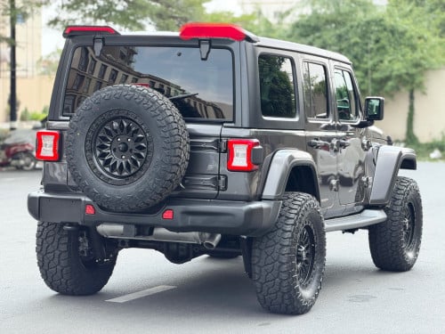 Jeep Wrangler ឆ្នាំ2018 ក្រដាសពន្ធ មហាថ្មី ប្រើបាន3ម៉ឺនម៉ៃជាង
