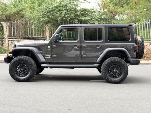 Jeep Wrangler ឆ្នាំ2018 ក្រដាសពន្ធ មហាថ្មី ប្រើបាន3ម៉ឺនម៉ៃជាង