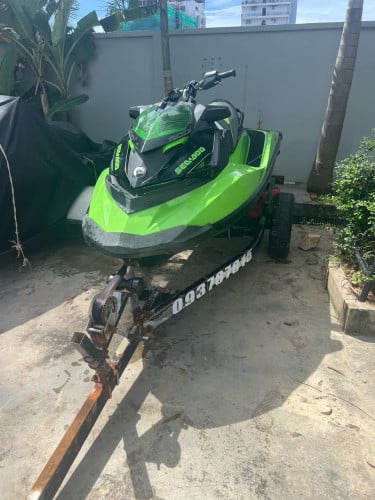 Jet ski SeaDoo RXP 300 for sale