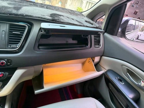 Kia carnival 2015