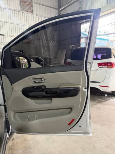 Kia Carnival 2015