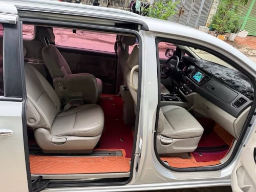 Kia Carnival 2015