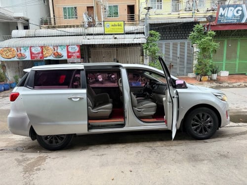 Kia Carnival 2015