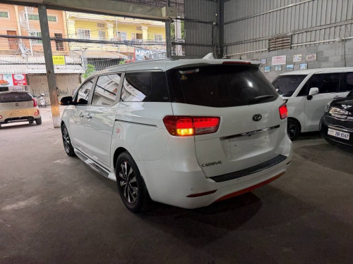 Kia Carnival 2015 កៅអី7