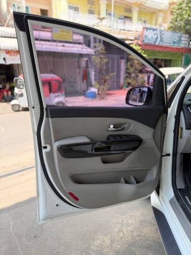Kia Carnival 2015full