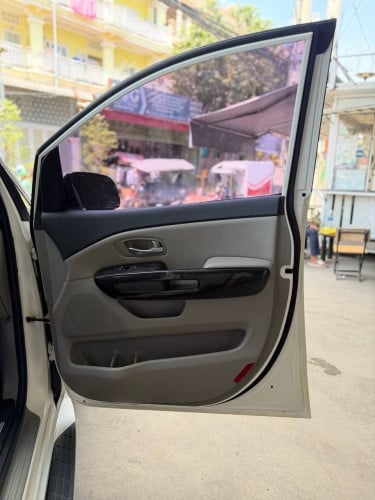 Kia Carnival 2015full