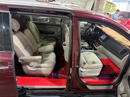 Kia carnival 2015full option ទ្វាអូតូបី
