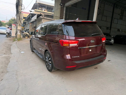 Kia carnival 2015full option ទ្វាអូតូបី