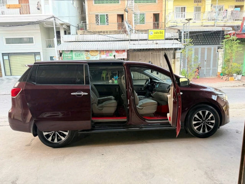 Kia carnival 2015full option ទ្វាអូតូបី