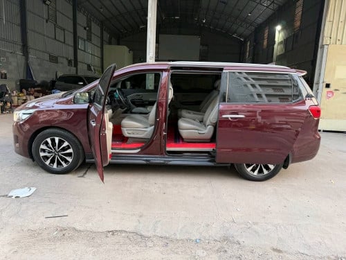 Kia carnival 2015full option ទ្វាអូតូបី