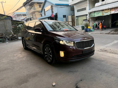 Kia carnival 2015full option ទ្វាអូតូបី