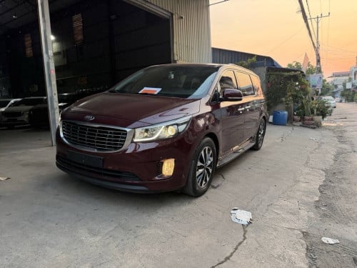 Kia Carnival 2015full option ទ្វាអូតូ