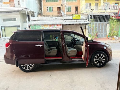Kia Carnival 2015full option ទ្វាអូតូ