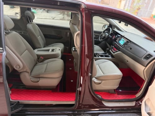 Kia Carnival 2015full option ទ្វាអូតូ