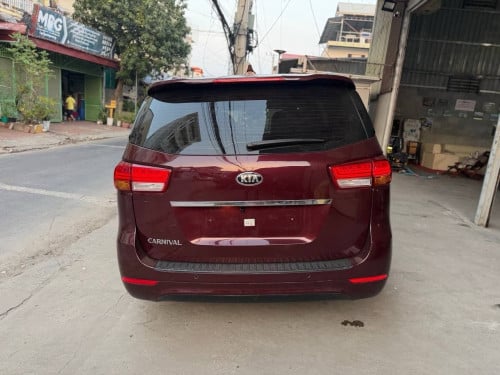 Kia Carnival 2015full option ទ្វាអូតូ