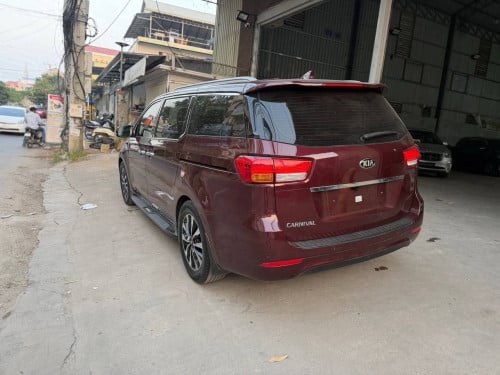 Kia Carnival 2015full option ទ្វាអូតូ
