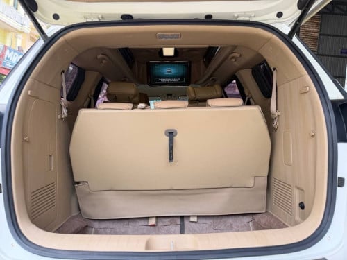 Kia Carnival 2015full option VIP