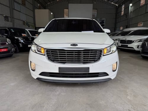 Kia Carnival 2017full option ទ្វាអូតូបី