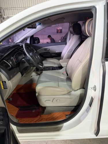 Kia Carnival 2017full option ទ្វាអូតូបី