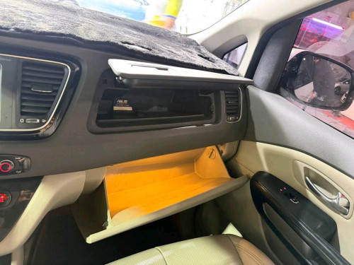 Kia carnival 2017full option ទ្វាអូតូ3