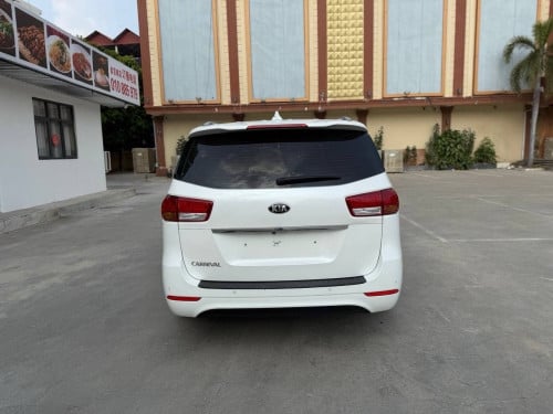 Kia Carnival 2017full option 360ប៊ូតុង5ទ្វាអូតូបី