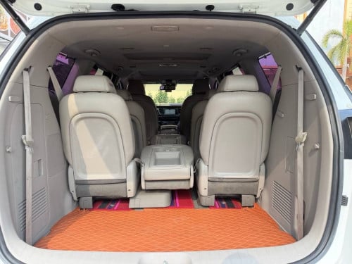 Kia Carnival 2017full option 360ប៊ូតុង5ទ្វាអូតូបី