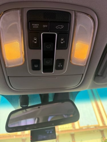 Kia Carnival 2017full option 360ប៊ូតុង5ទ្វាអូតូបី