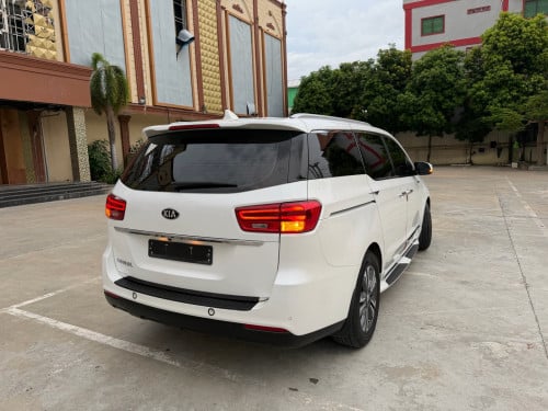 Kia Carnival 2020 ទ្វារអូតូ