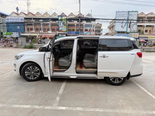 Kia Carnival 2020 ទ្វារអូតូ