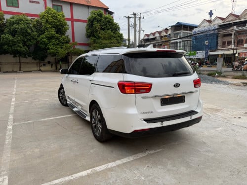 Kia Carnival 2020 ទ្វារអូតូ