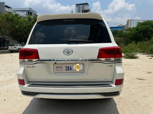 Land Cruiser 2008up2020 មានទូរទឹកកអត់បើកដំបូល