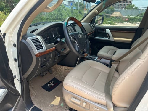 Land Cruiser 2008up2020 មានទូរទឹកកអត់បើកដំបូល