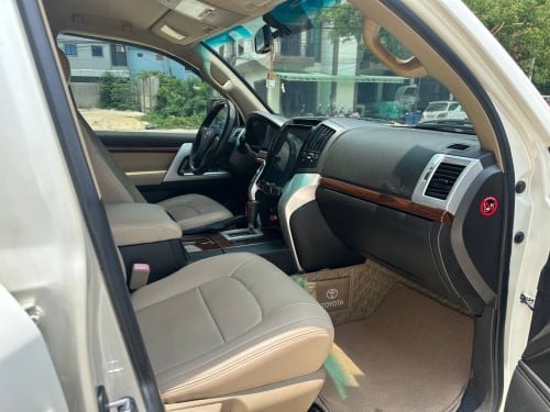 Land Cruiser 2008up2020 មានទូរទឹកកអត់បើកដំបូល