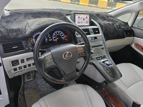 Lexus HS250h