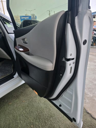 Lexus HS250h