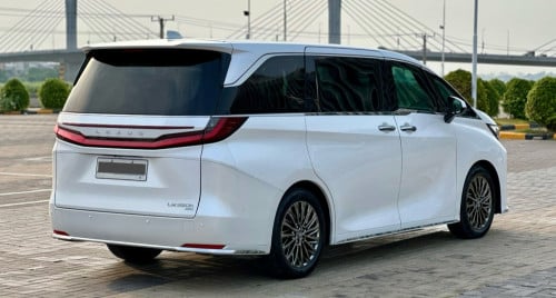 Lexus LM350h 2024 Full Option Spec Europe 7កៅអី ឡាននៅថ្មីដូចខ្លាញ់គោ 99%