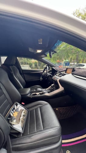 Lexus NX 200t F Sport 6ប៊ូតុង ប៉ុង2 គុជ3 តម្លៃពិសេស