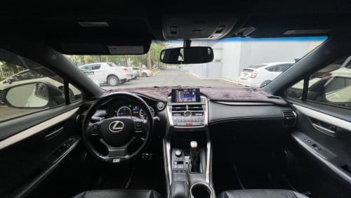 Lexus NX 200t F Sport 6ប៊ូតុង ប៉ុង2 គុជ3 តម្លៃពិសេស