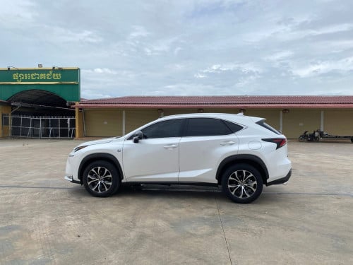 LEXUS NX200T