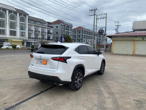 LEXUS NX200T