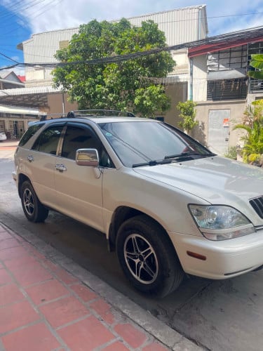 Lexus Rx300ឆ្នាំ1999ប៉ុង2ឡានថ្មីលក់8500ចចារ
