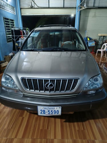 Lexus RX300 2001ប៉ុង1