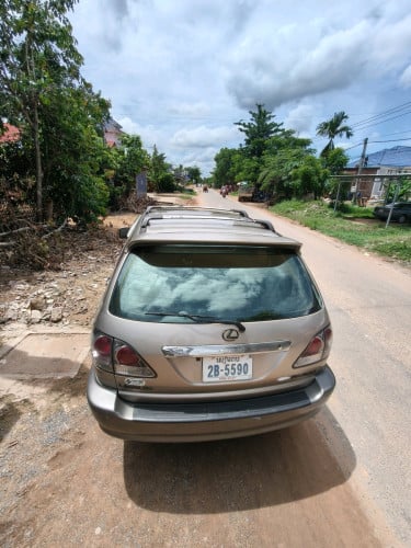 Lexus RX300 2001ប៉ុង1