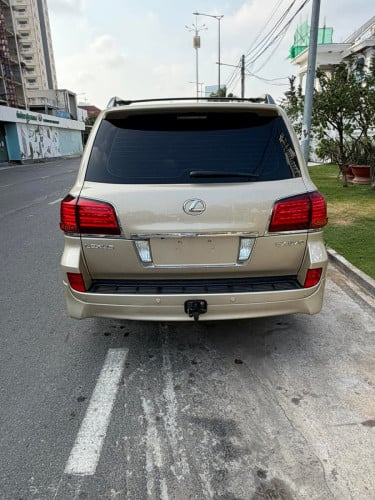 LX570 2010 ម្ចាស់​ដេីម​ 5 មុឺនគីឡូសុីន